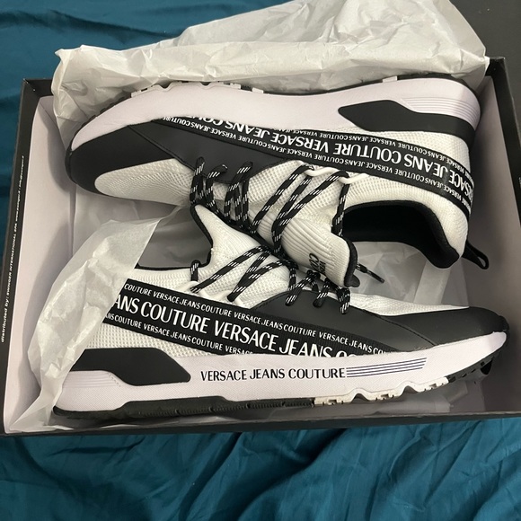 Beautiful Versace mens shoes - Picture 4 of 5